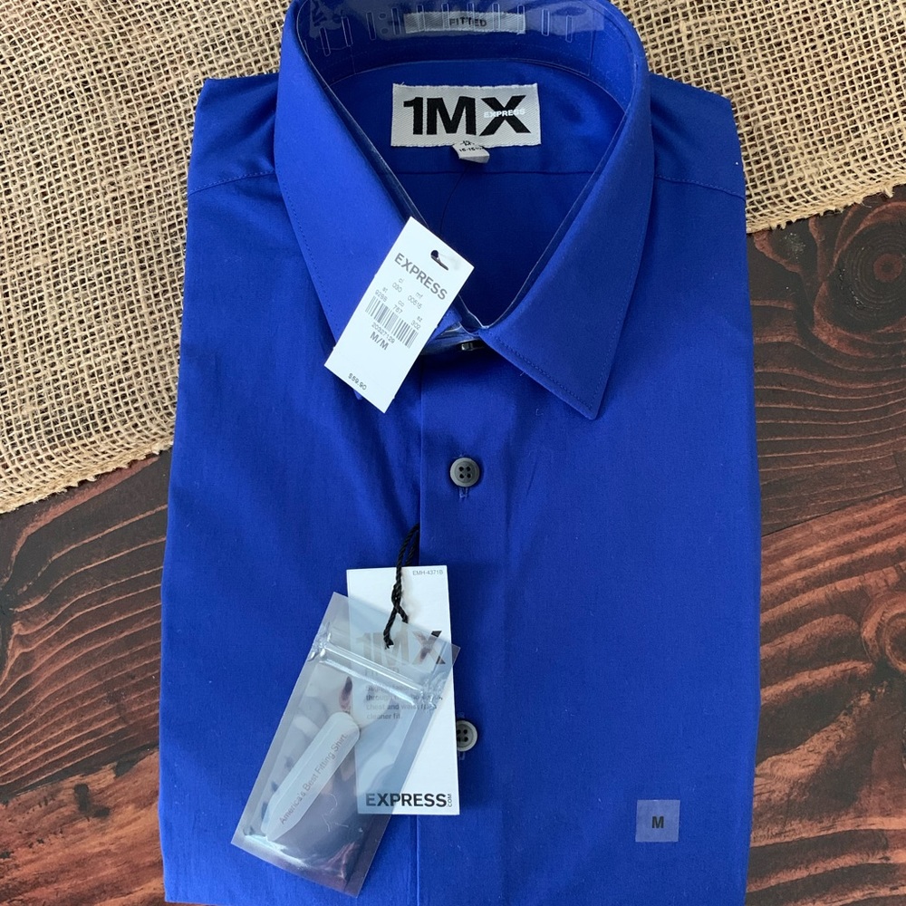 1MX Express Fitted Long Sleeve Blue Button Up Medium For Men.